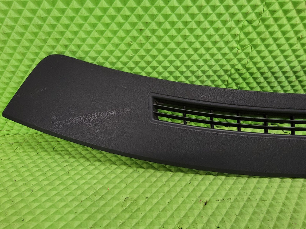 🔥2005-2007 CHRYSLER 300 UPPER DASHBOARD PAD TRIM DEFROSTER PANEL OEM BLACK DP5