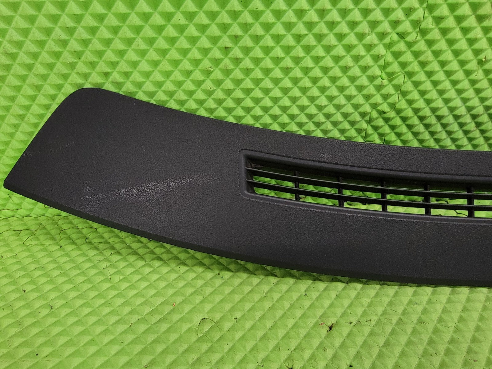 🔥2005-2007 CHRYSLER 300 UPPER DASHBOARD PAD TRIM DEFROSTER PANEL OEM BLACK DP5