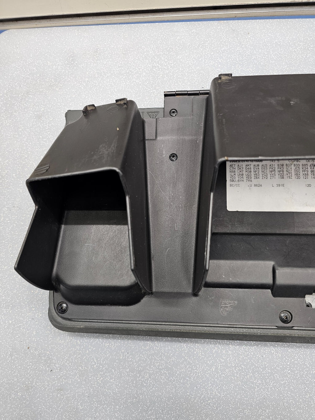 🔥99-06 SILVERADO SIERRA Dash GLOVE BOX Storage Compartment Assembly GRAPHITE G3