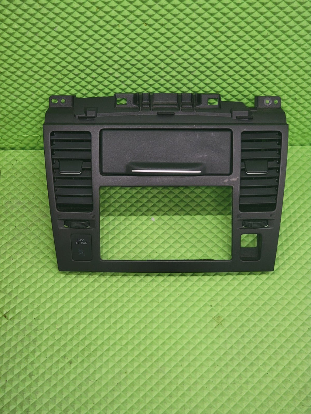 🔥 2007-2012Nissan VERSA Dash Radio Bezel BLACK B74