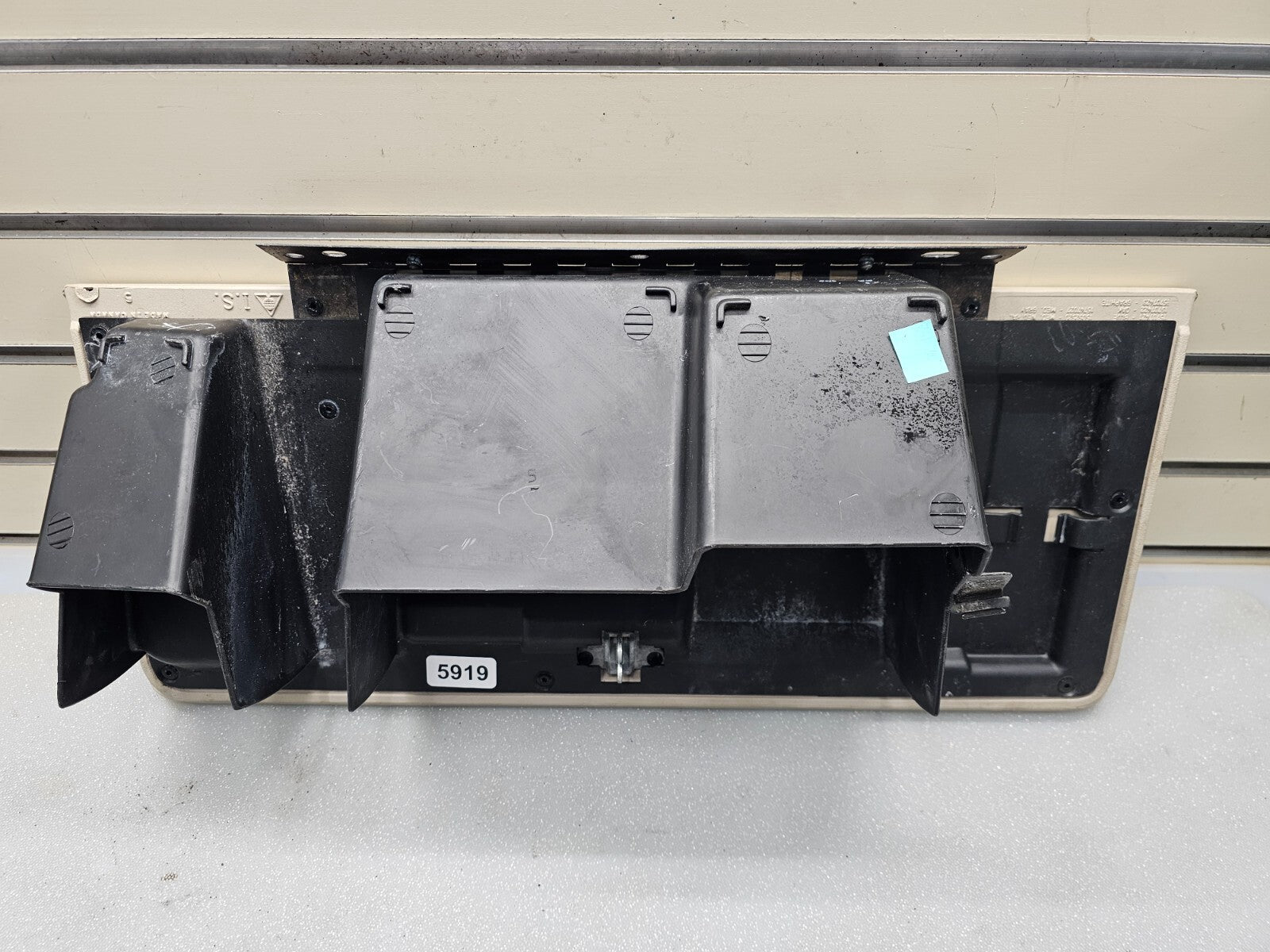 🔥99-06 SILVERADO SIERRA Dash GLOVE BOX Storage Compartment Assembly LT TAN G3