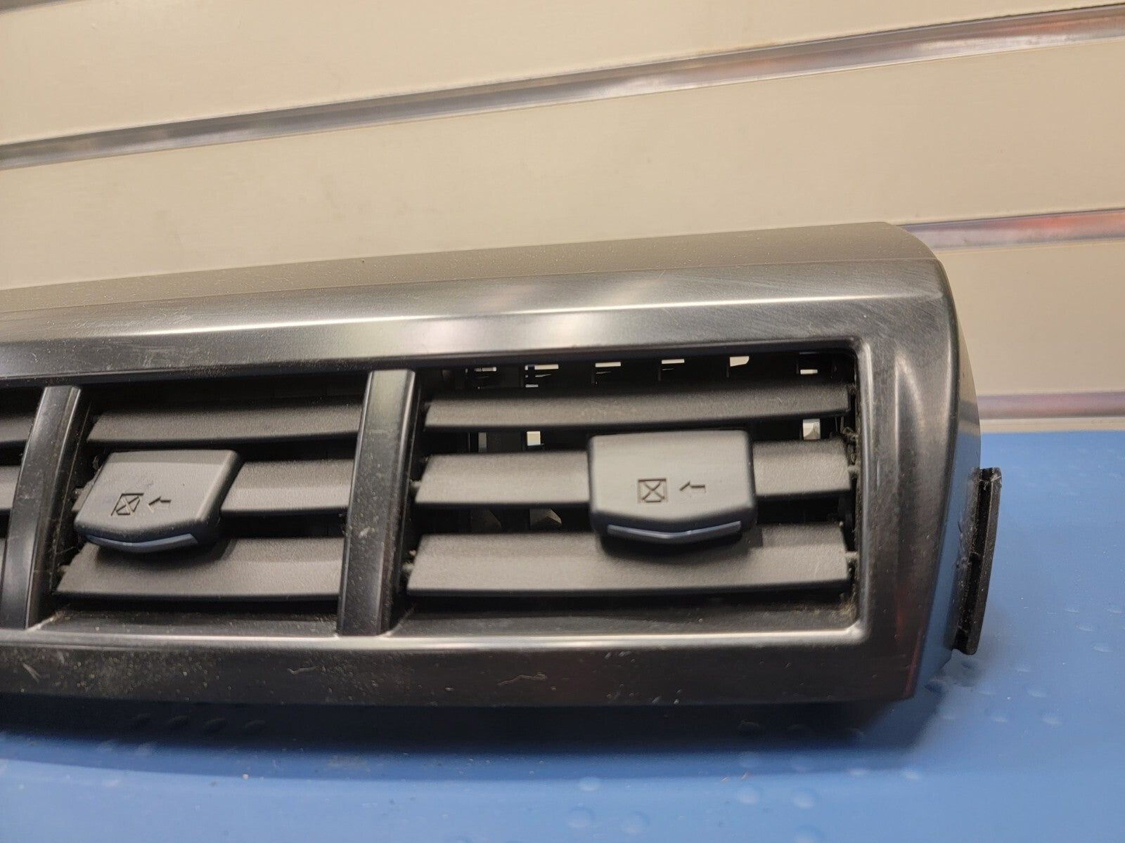 🔥2012-2014 Toyota Prius V Center Dash Vent Heater Air Conditioner Vents OEM