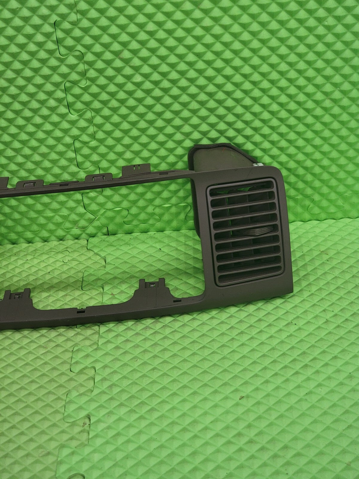 🔥03-08 TOYOTA COROLLA CENTER DASH RADIO BEZEL AIR AC VENT GRILL OEM TAN B28