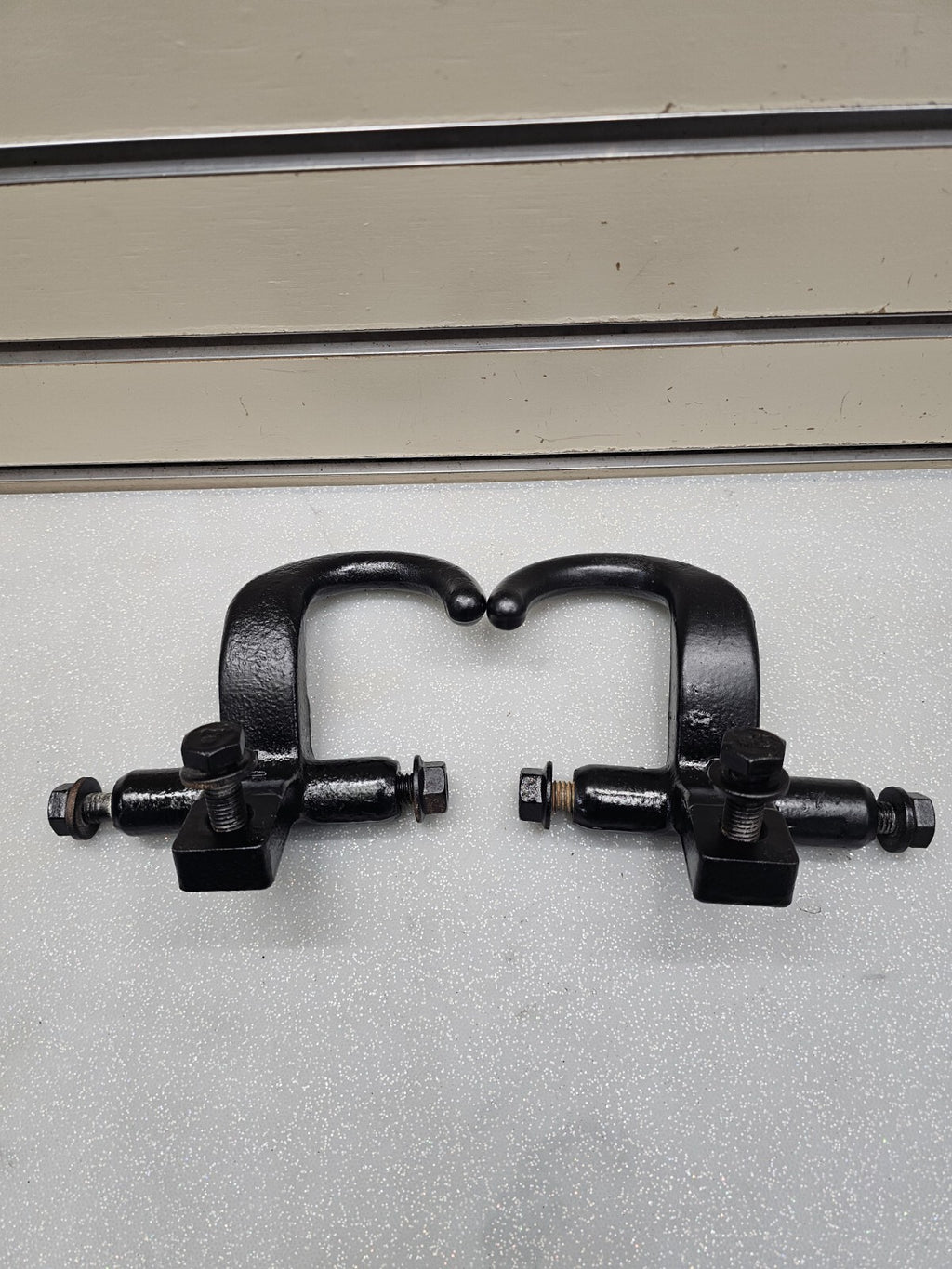 🔥 1999-2006 Chevrolet Silverado Tahoe GMC Yukon Sierra Front Tow Hooks Set OEM