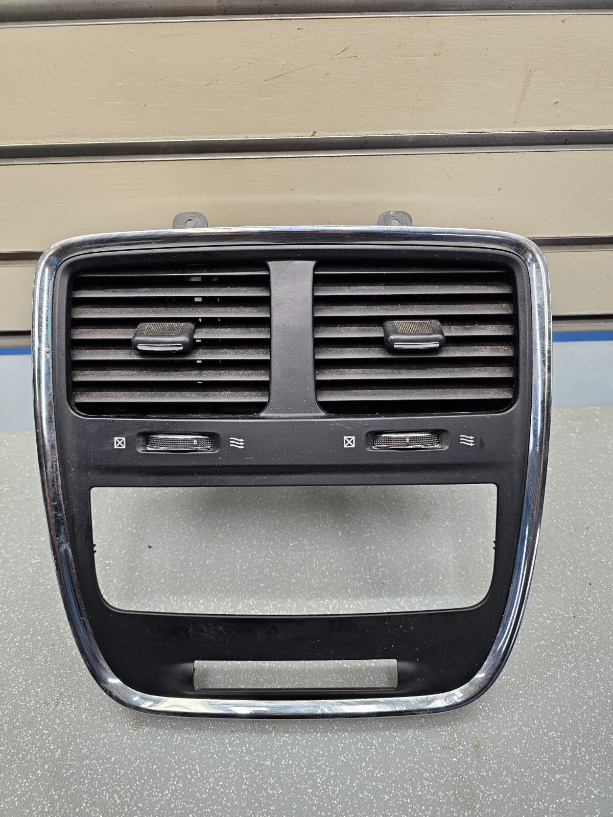 🔥12-20 DODGE CARAVAN RADIO BEZEL CLIMATE CONTROL HVAC DASH TRIM AIR VENT OEM