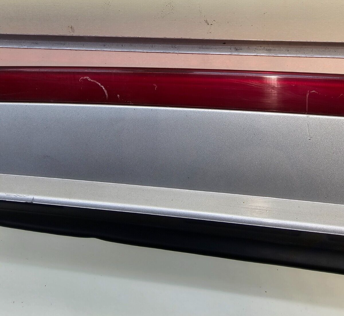 🔥2007-2014 CADILLAC ESCALADE LIFTGATE SPOILER WING 3RD THIRD TAILLIGHT GRAY