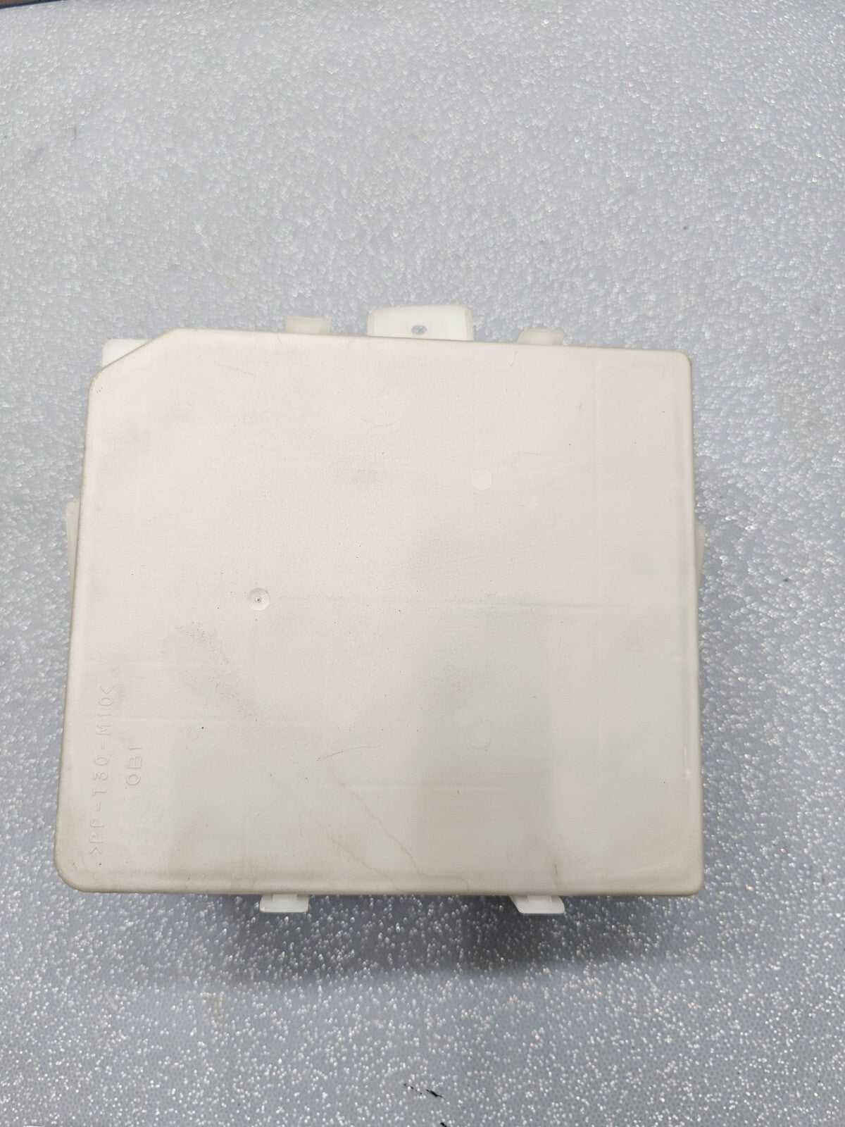 06-10Nissan Titan Armada Fuse Box Body Control Distribution Module Unit Assembly
