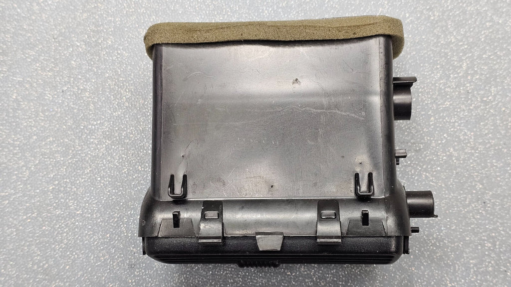 🔥05-07 FORD FOCUS CENTER DASH Right Passenger A/C AIR VENT HEATER PANEL BLACK