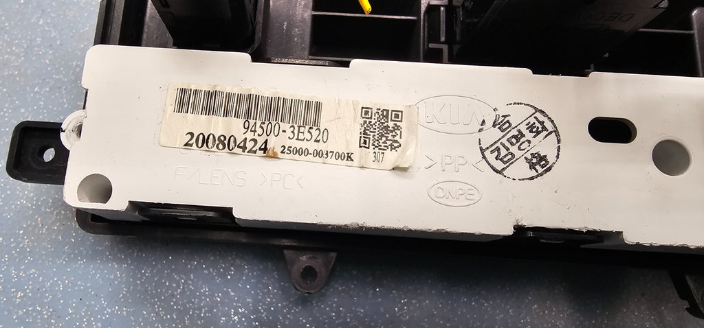 🔥06-09 KIA SORENTO DIGITAL CLOCK ASSY BLACK OEM