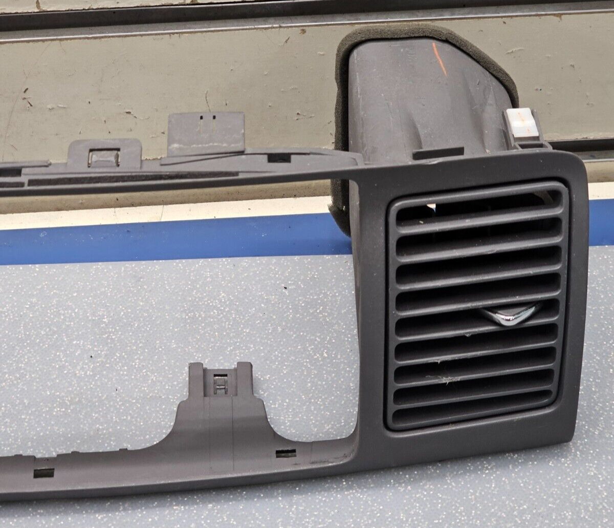 🔥03-08 COROLLA CENTER DASH AM FM RADIO STEREO BEZEL TRIM PANEL OEM DK GRAY B28