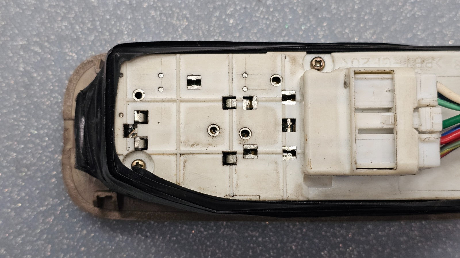 98-03 Sienna Solara 00-06 Tundra Power Driver Master Window Switch Assembly Tan