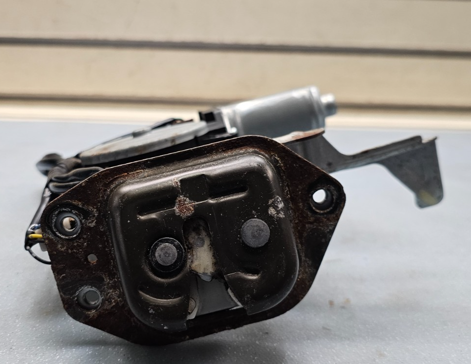 🔥03-15 NISSAN ARMADA INFINITI QX56 LIFTGATE LID LOCK LATCH ACTUATOR MOTOR POWER