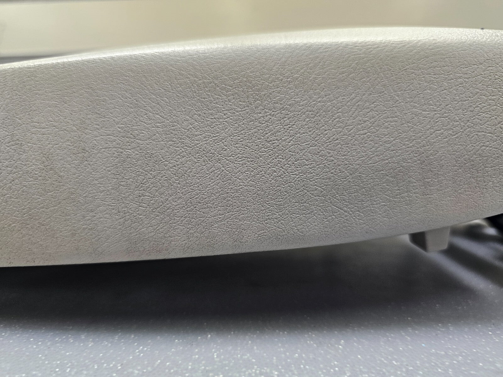 🔥07-11 TOYOTA CAMRY CENTER CONSOLE LID ARM REST COVER TOP PAD ASSEMBLY TAN OEM
