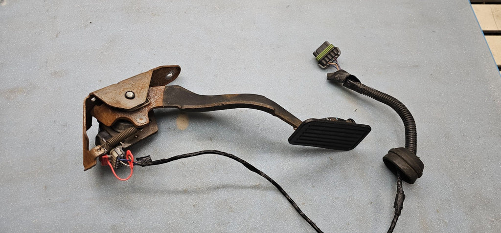 🔥03-06 Silverado Yukon Gas Pedal Drive Wire TAC Module Control Swap Accelerator