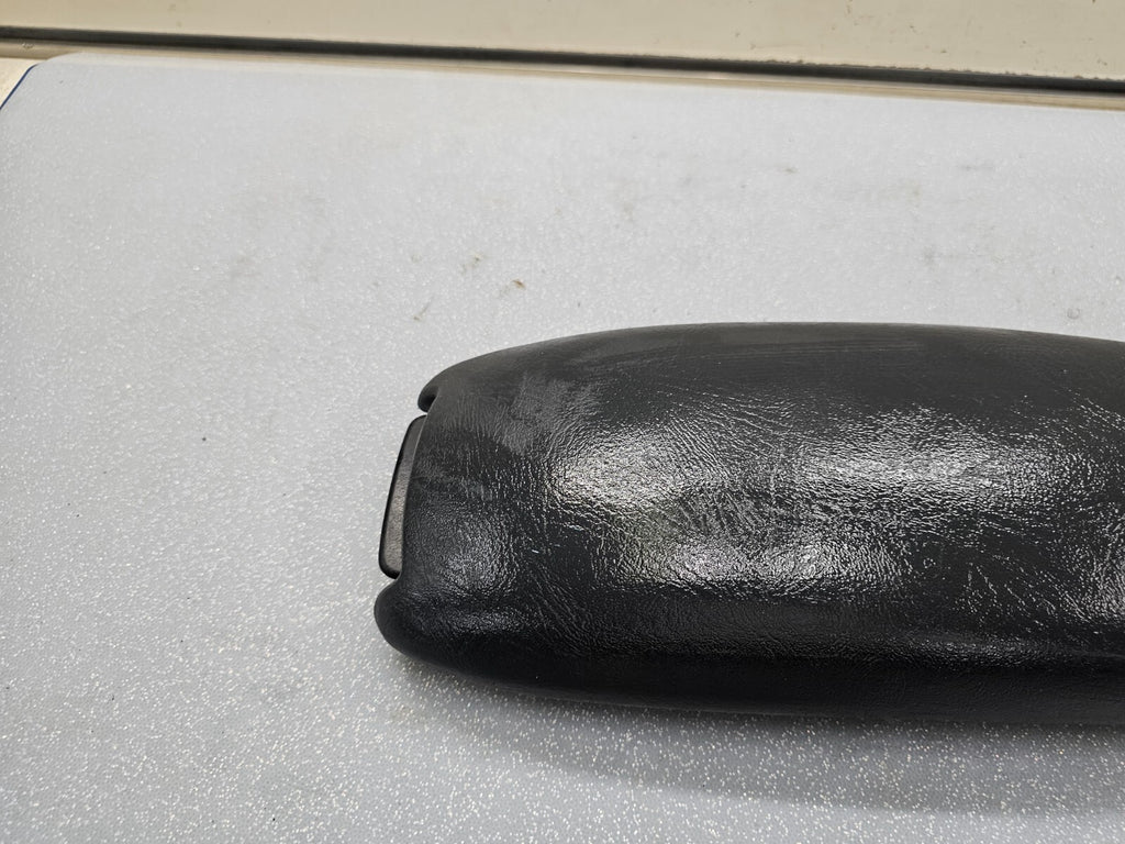 98-04 BLAZER S10 JIMMY SONOMA Front Center Console Lid Armrest Cover Graphite L7