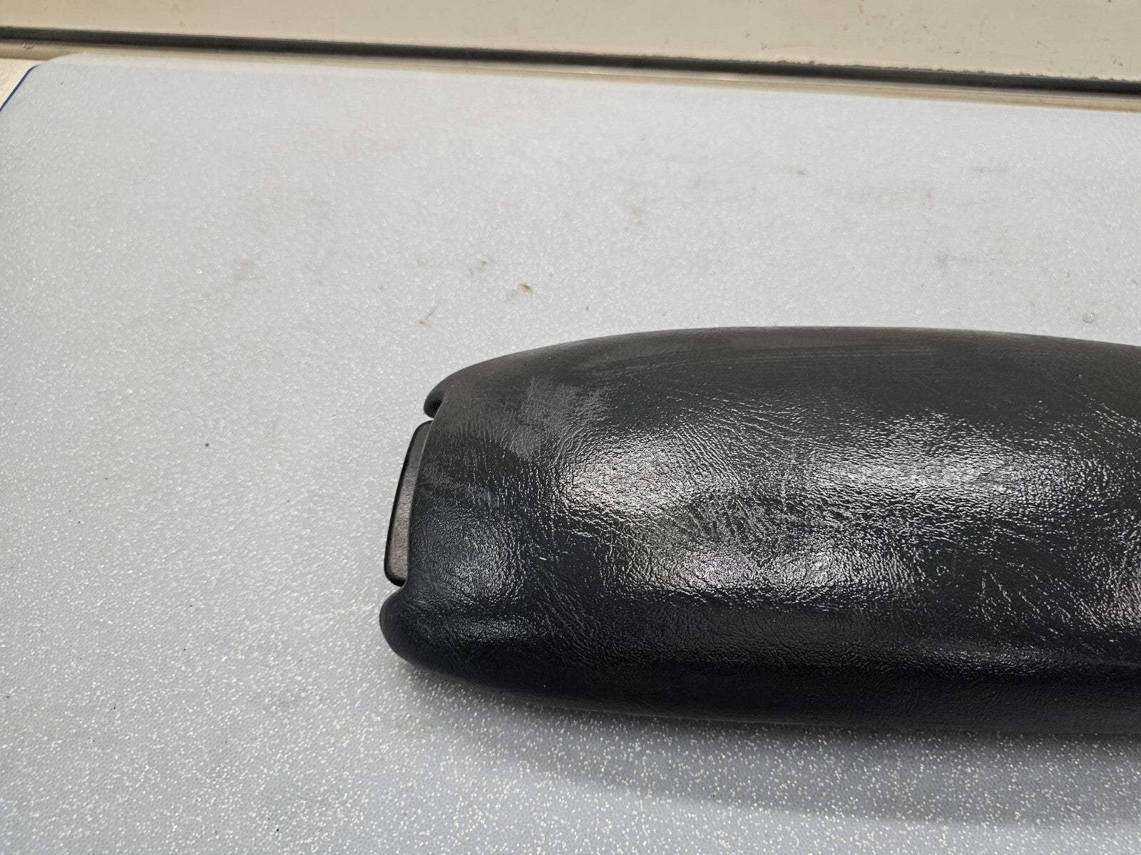 98-04 BLAZER S10 JIMMY SONOMA Front Center Console Lid Armrest Cover Graphite L7