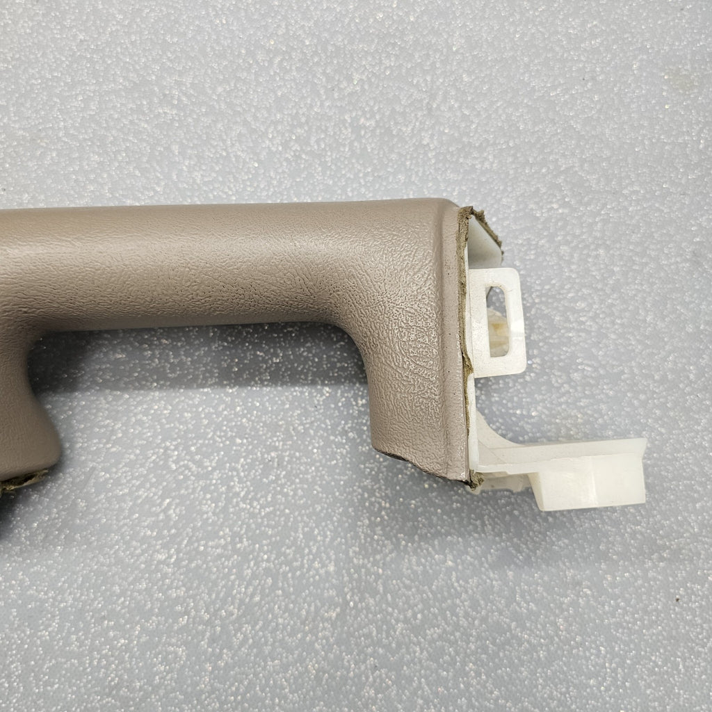 🔥2003-2006 Chevrolet GMC Silverado Tahoe Front Right Door Armrest Handle TAN H2