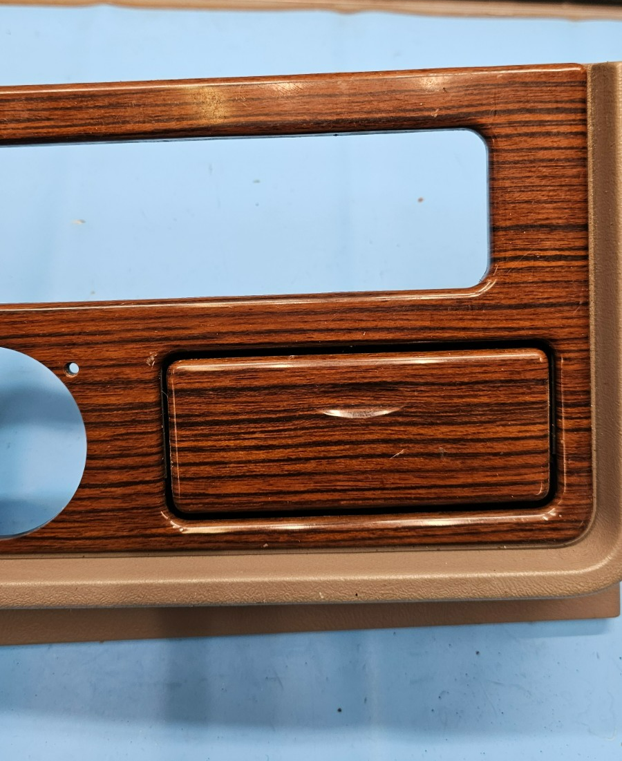 🔥03-06 Cadillac Escalade Center Console Upper Bezel Trim Clock Bezel  Wood OEM