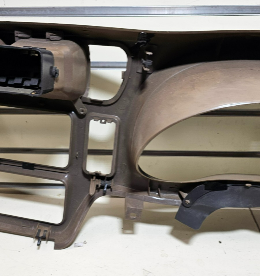 98-04 BLAZER S10 JIMMY SONOMA Cluster Dash Radio Bezel Tan