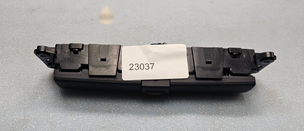🔥07-10 CHRYSLER SEBRING DODGE AVENGER Dash Emergency Hazard Light Switch OEM