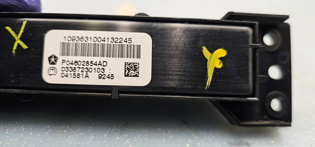 🔥08-10 JEEP COMMANDER HAZARD EMERGENCY FLASHER ESP CONTROL SWITCH ASSEMBLY OEM