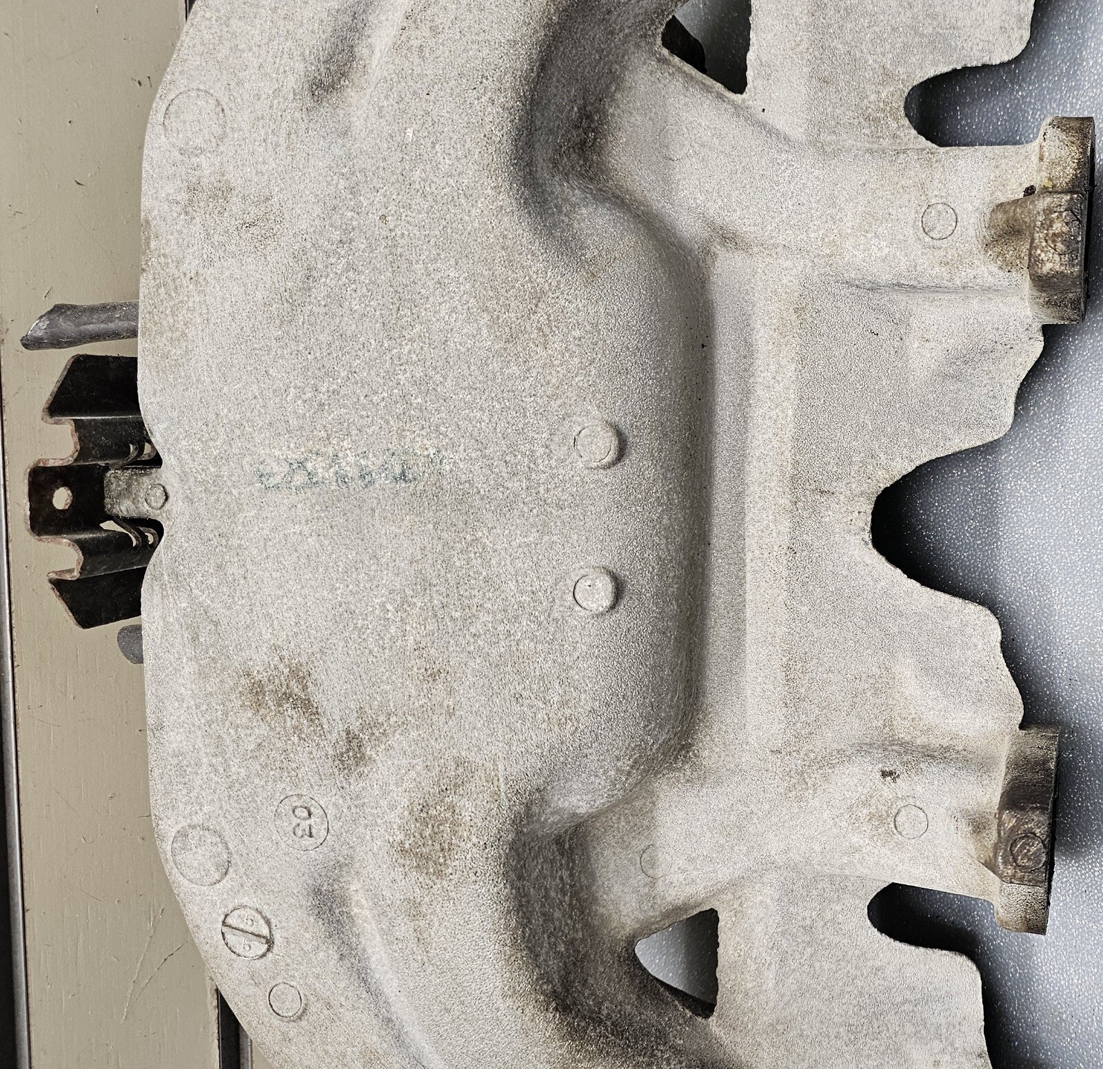 91-06 Jeep Cherokee Wrangler TJ 4.0 High Output Plenum Bare Intake Manifold OEM