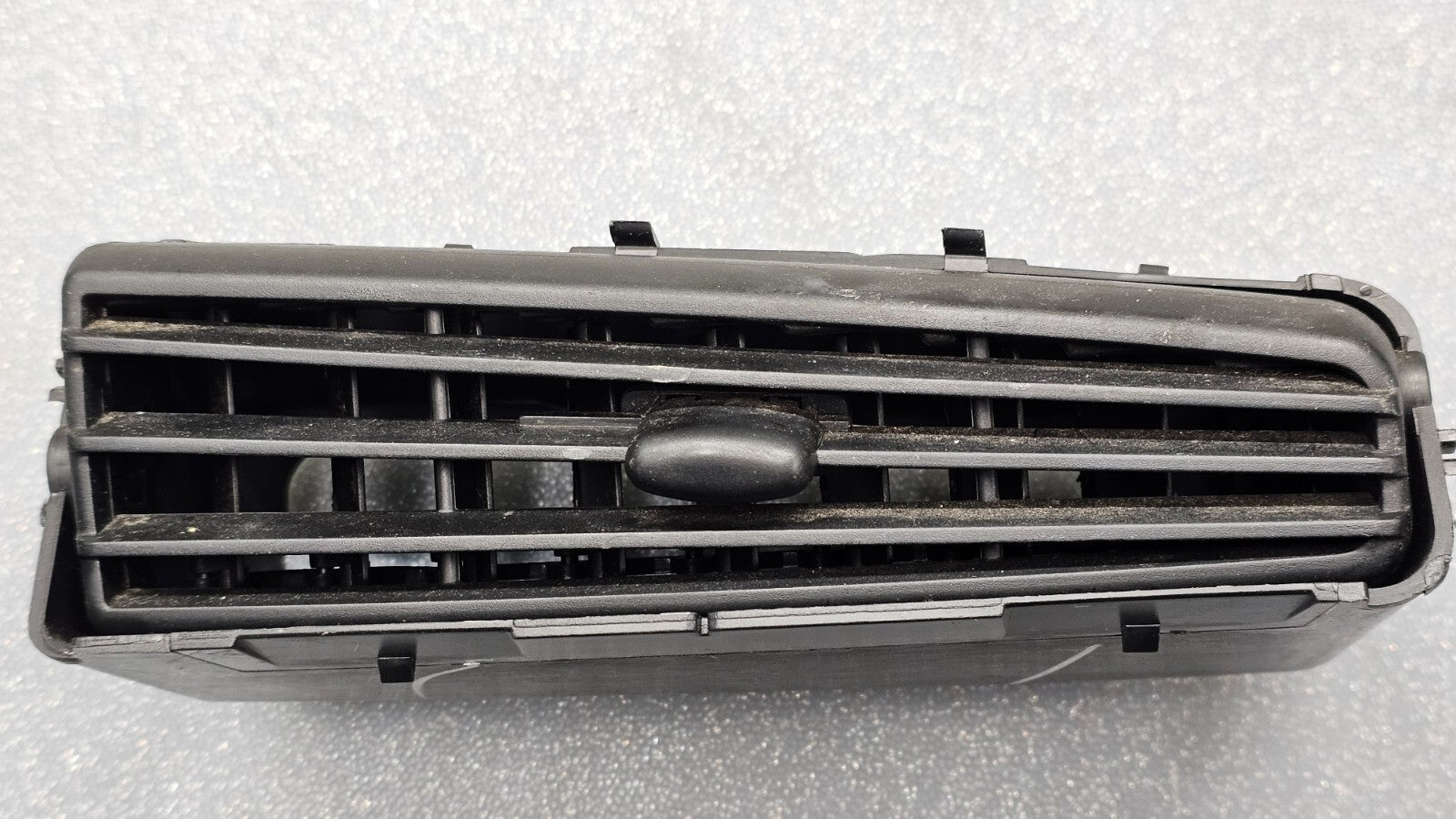 🔥02-05 BUICK RENDEZVOUS DASH CENTER AIR VENT A/C AC HEATER  PANEL BLACK