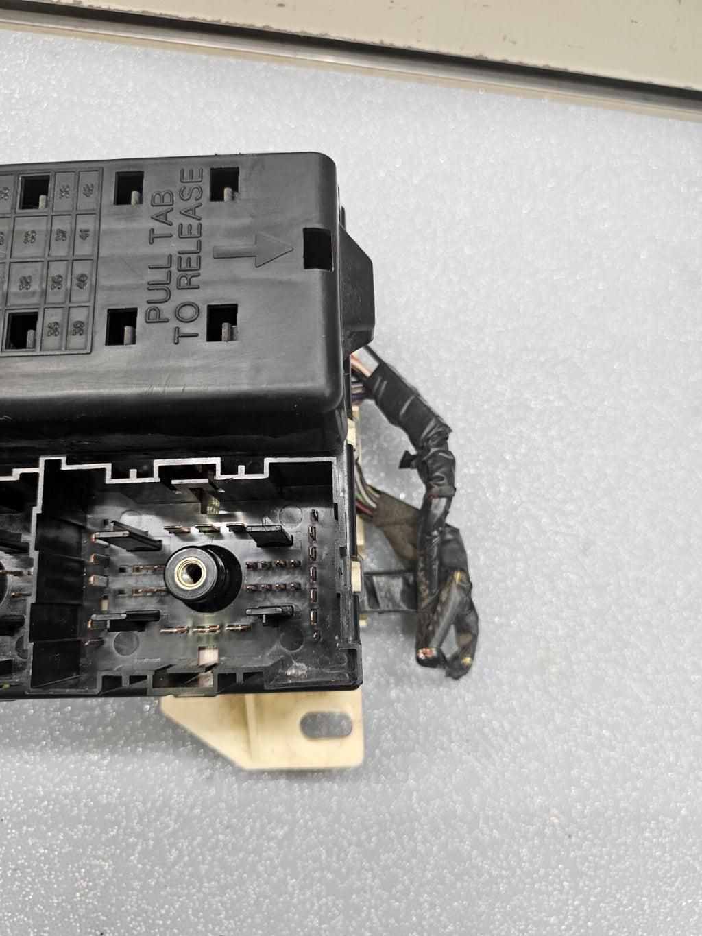 04-05 FORD TAURUS MERCURY SABLE FUSE BOX BCM GEM MODULE MULTIFUNCTION RELAY OEM