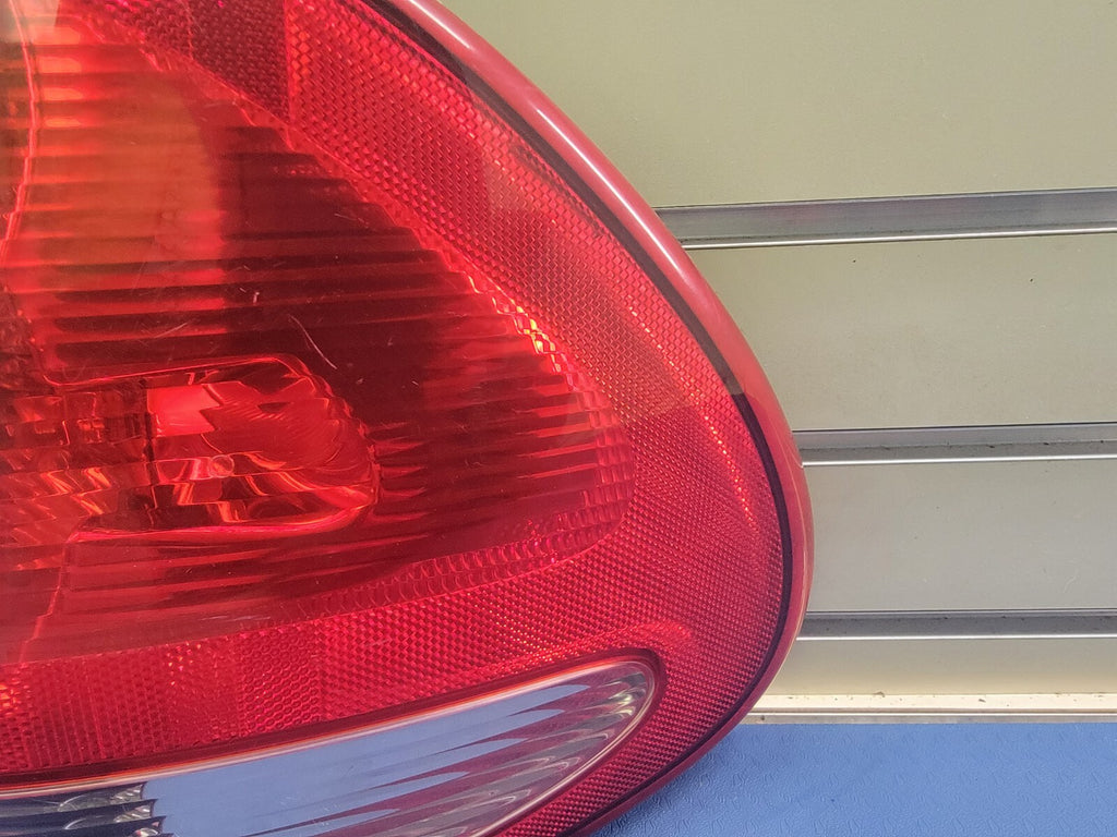 🔥04-07 chrysler Town Country Dodge Grand Caravan left driver Taillight Assembly