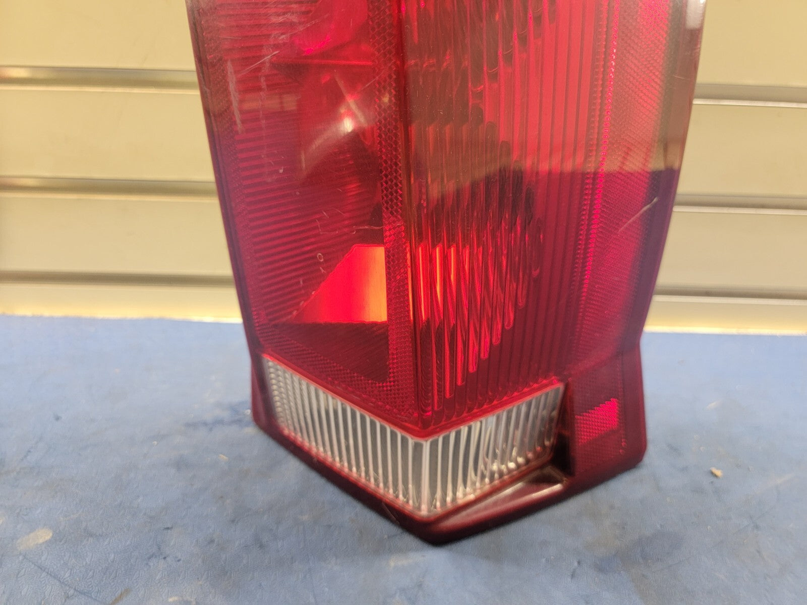 🔥02-06 Cadillac Escalade Passenger RH Right Rear Tail Light Lamp (Tested) Notes