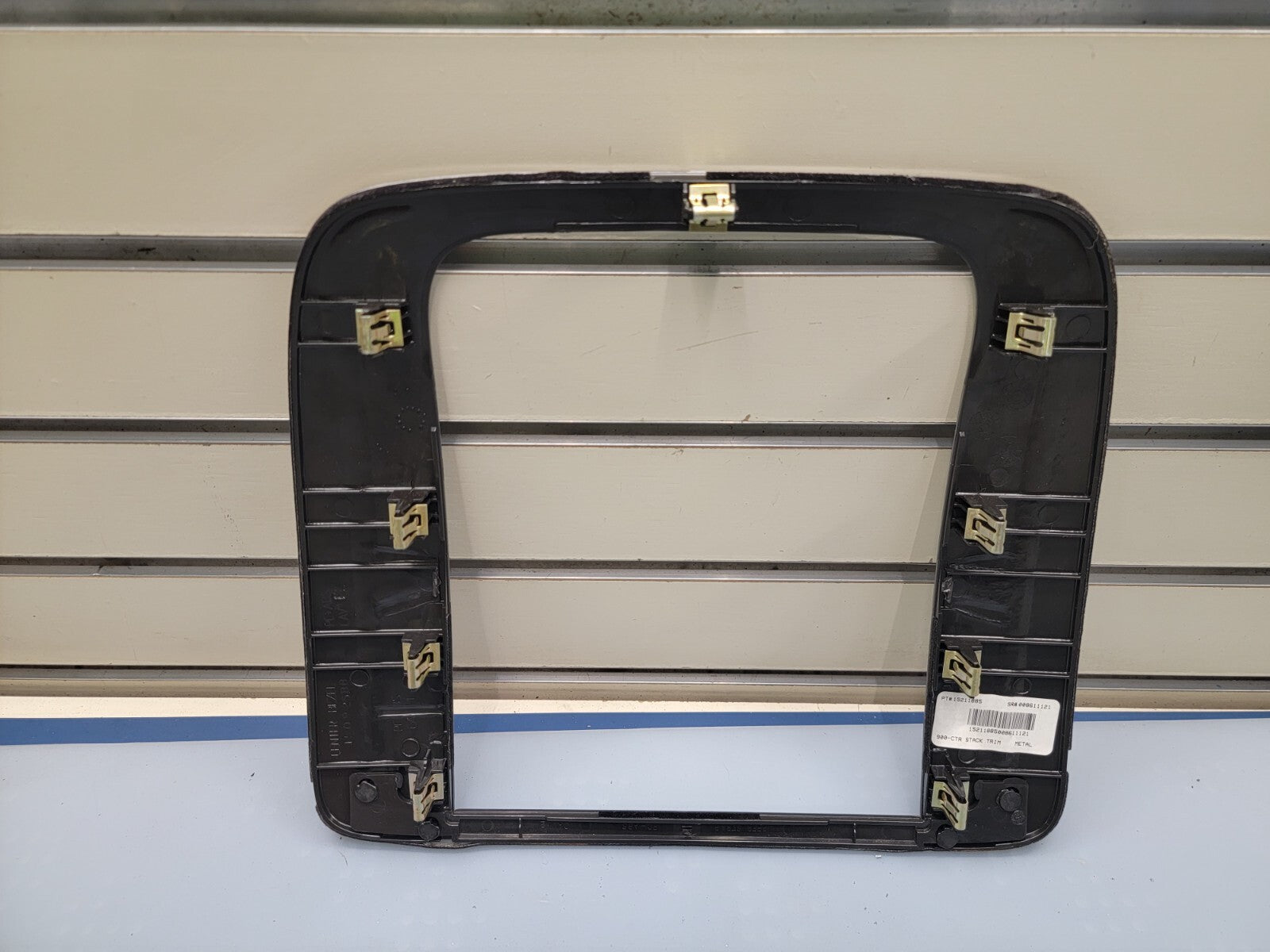 🔥07-13 SUBURBAN TAHOE YUKON CENTER DASH RADIO BEZEL TRIM SILVER