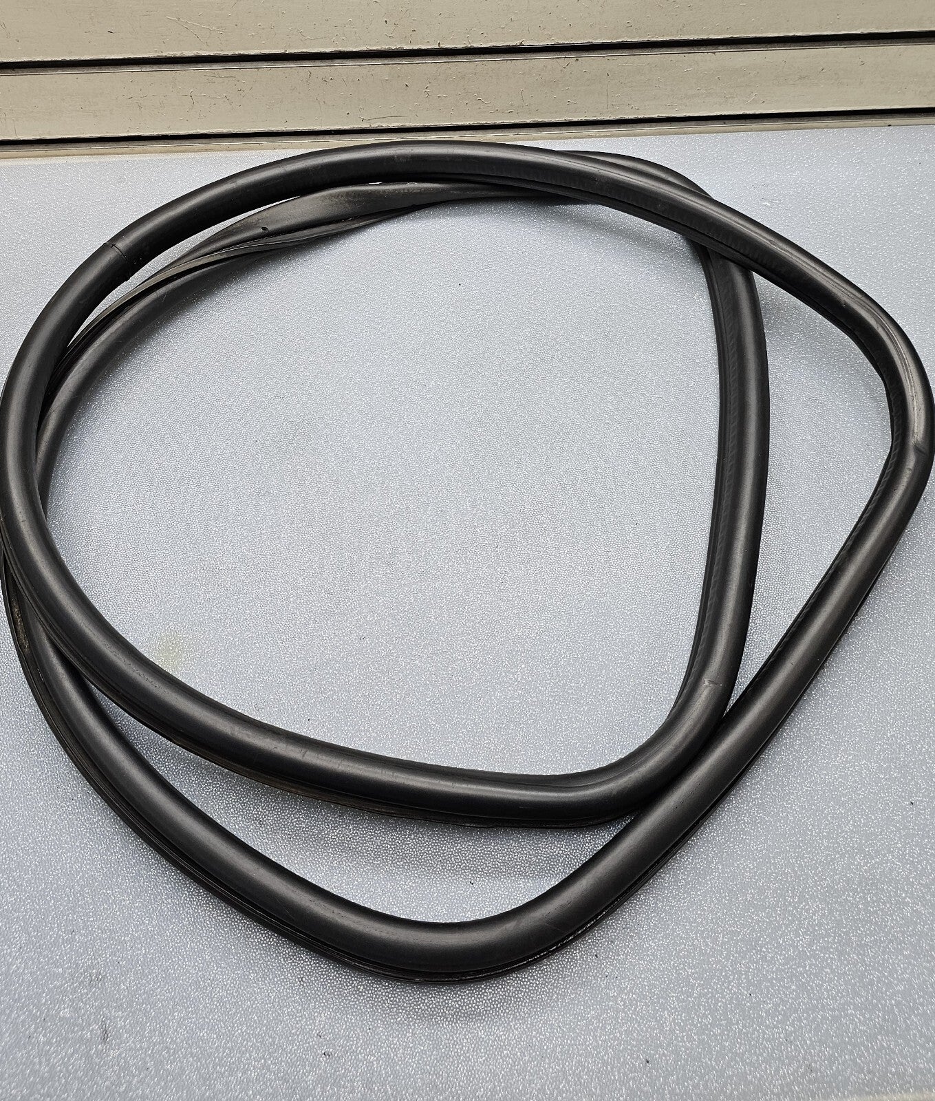 🔥08-12 Ford Escape Liftgate Tailgate Glass Surround Weatherstrip Seal Rubber