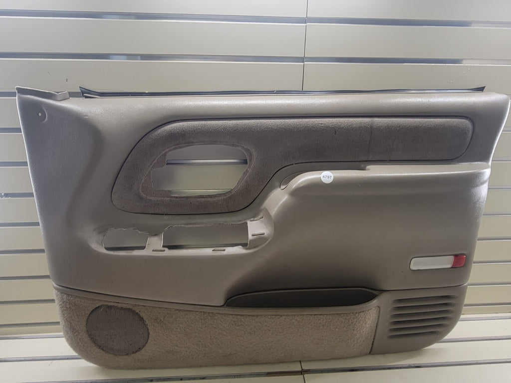 🔥95-99 Chevy GMC Silverado C/K DOOR PANEL Front RIGHT Passenger auto TAN R D2