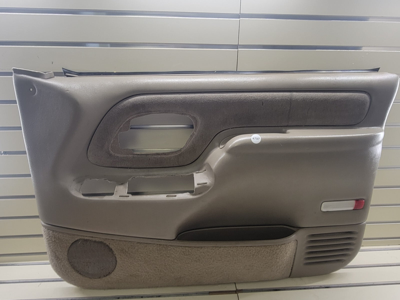 🔥95-99 Chevy GMC Silverado C/K DOOR PANEL Front RIGHT Passenger auto TAN R D2