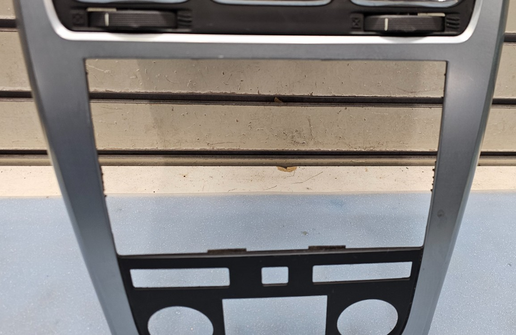 🔥07-12 GMC Acadia Center Dash Radio Bezel Climate Control Trim Panel Silver OEM