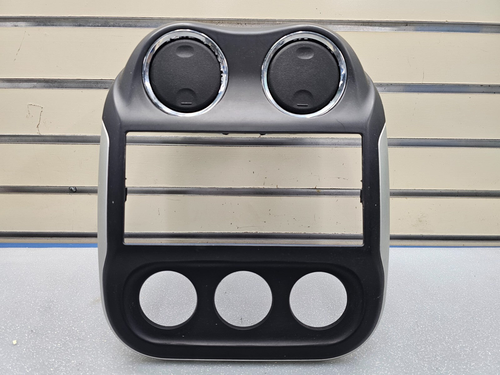 10-16 Compass Patriot Center Dash Radio Climate Trim Surround Bezel Panel BLACK