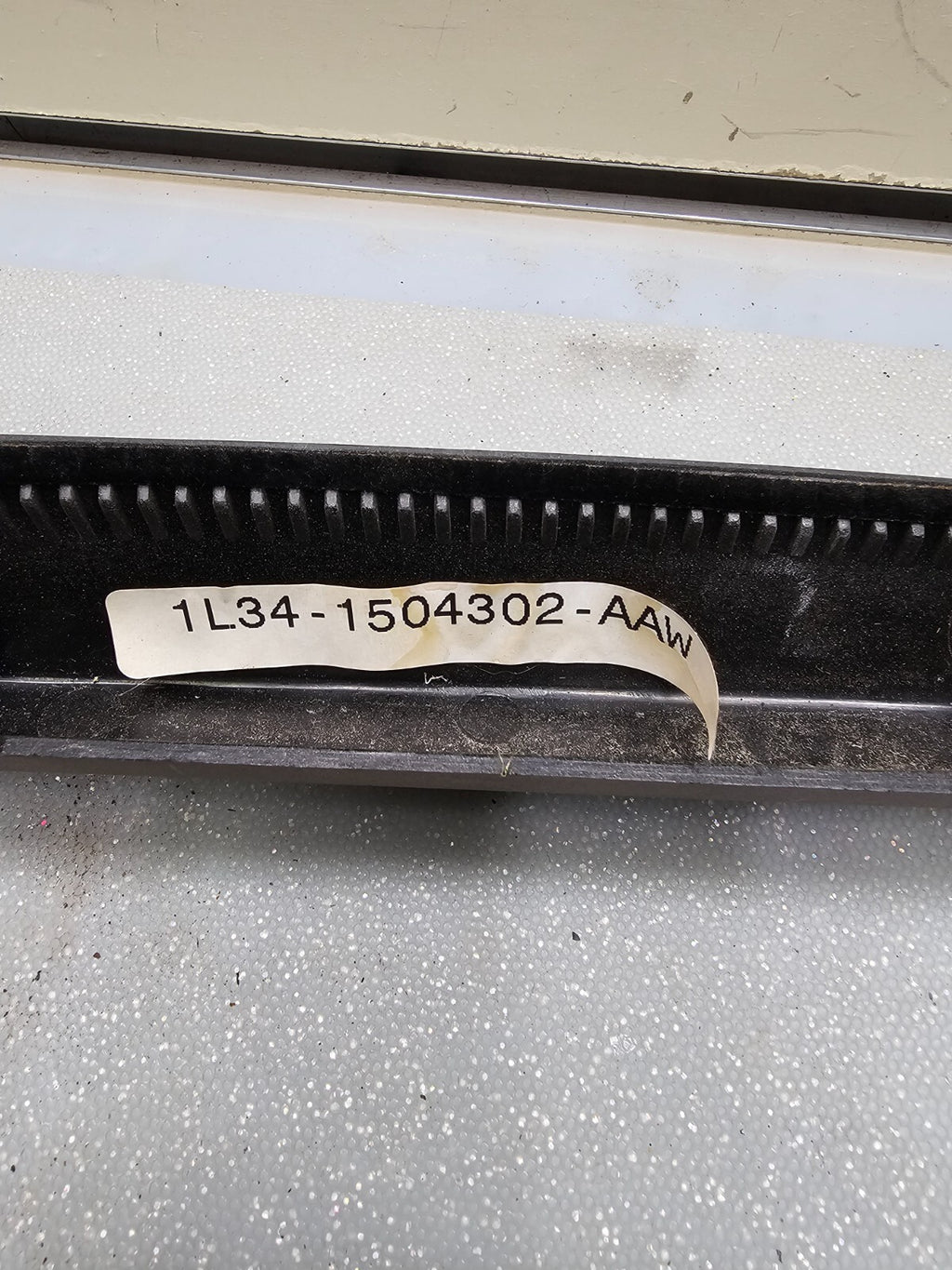 🔥1997-2003 Ford F150 Front Center Dash Radio BEZEL Trim Panel TAN B1