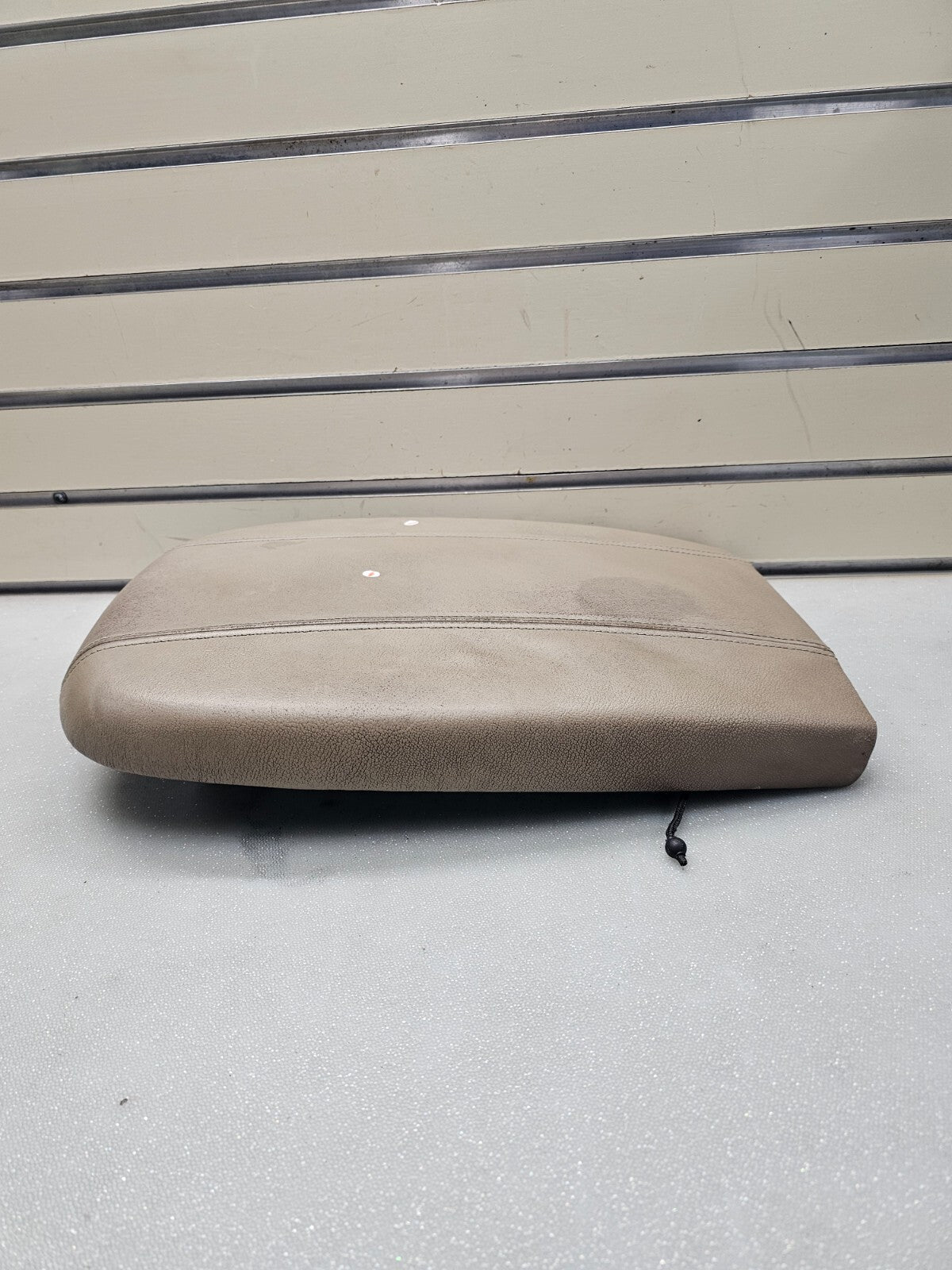 🔥03-06 Ford Expedition Front Center Console Lid Arm Rest Cover Top Leather Tan