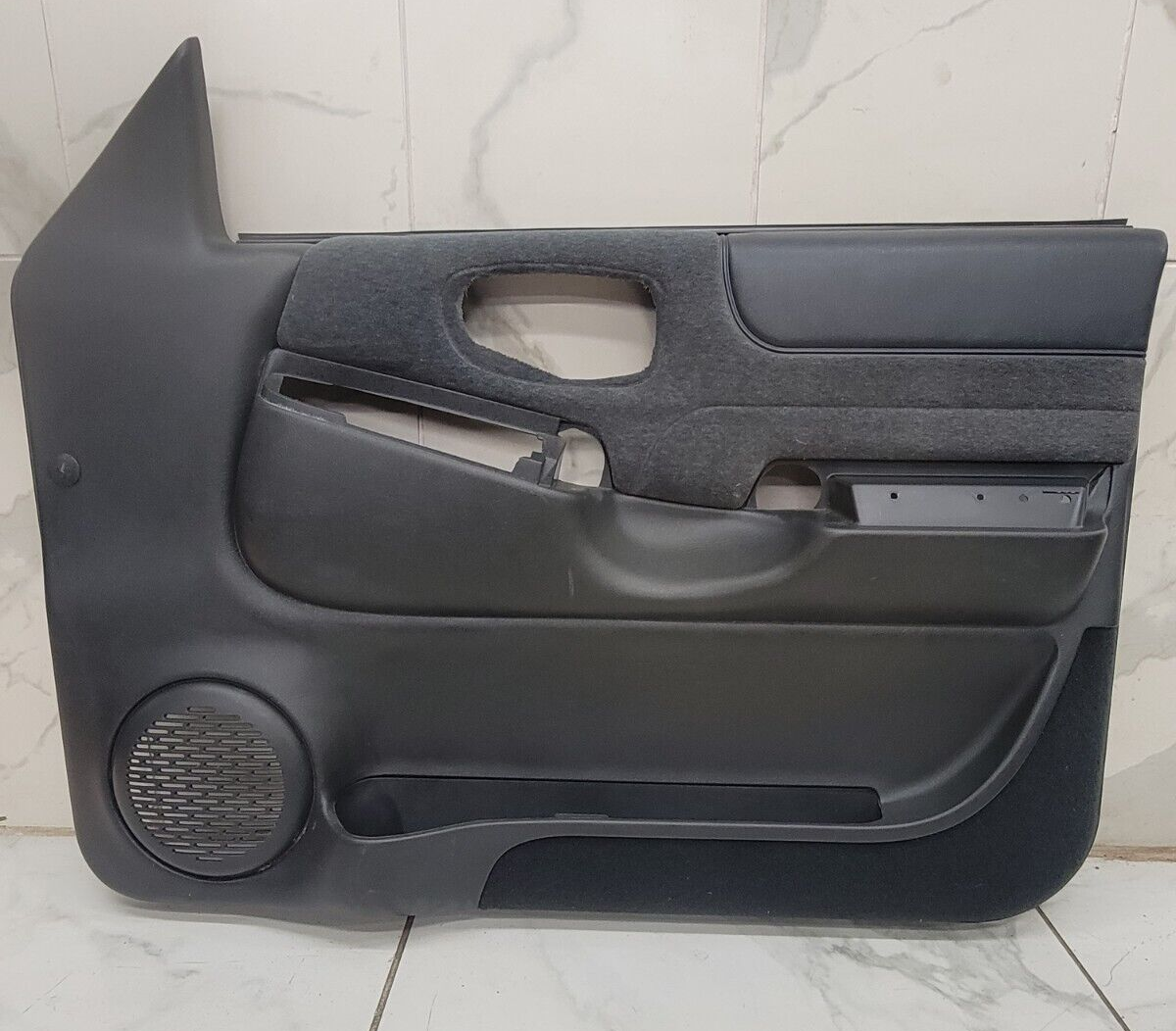98-04 Chevy Blazer Jimmy S-10 GMC Sonoma Front Door Panels AUTO OEM RIGHT GRAY