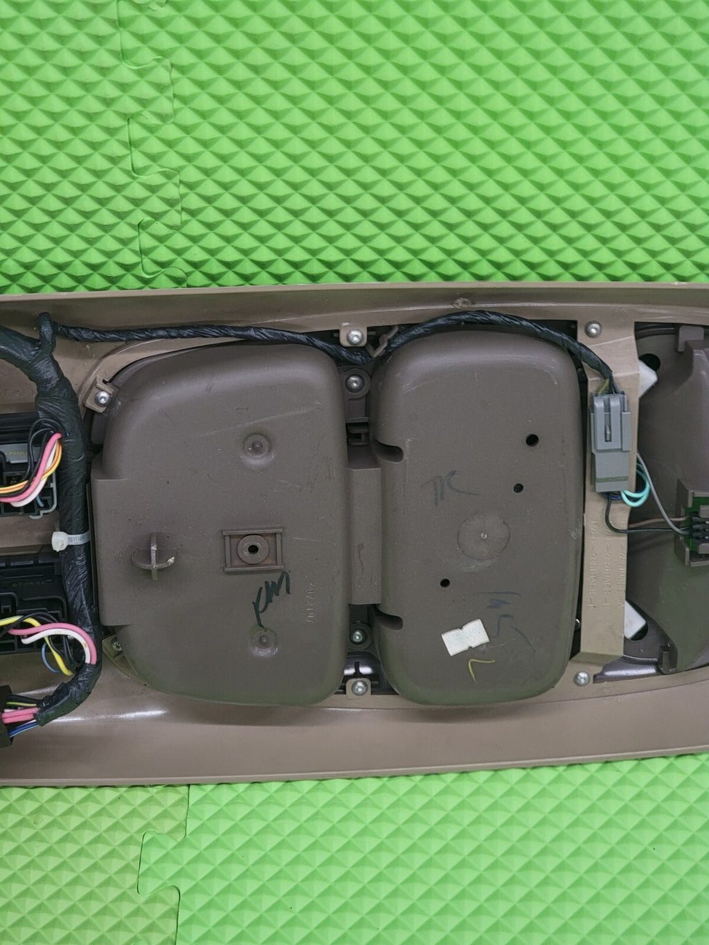🔥97-02 Ford Expedition Overhead Climate Console Map Light Display OEM TAN