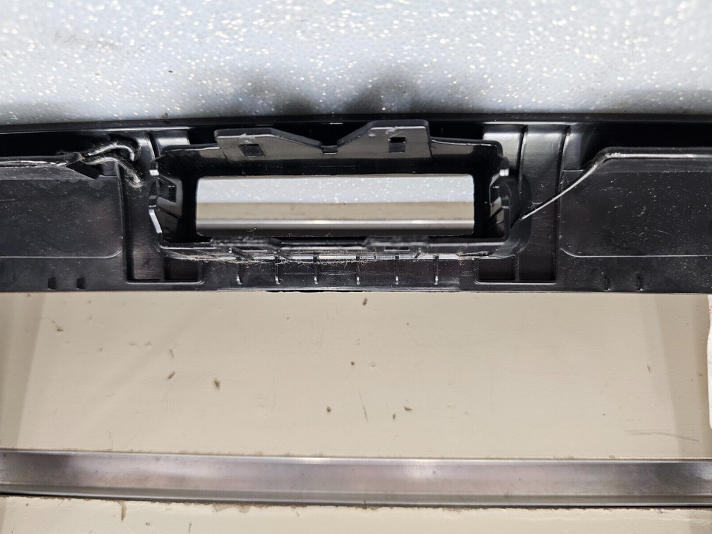 06-13 Chevy Impala Center Dash AM FM Radio Stereo Trim Panel Bezel Woodgrain OEM