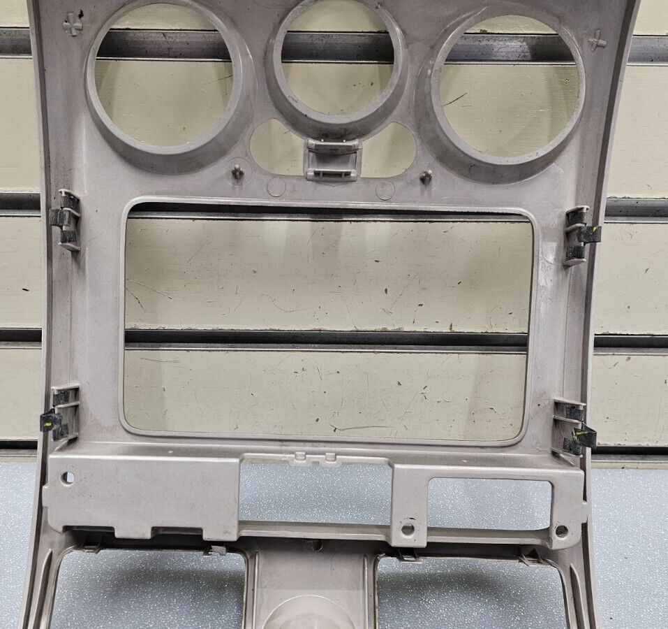 🔥04-12 COLORADO CANYON CENTER DASH AM FM RADIO STEREO DISPLAY BEZEL PANEL TAN