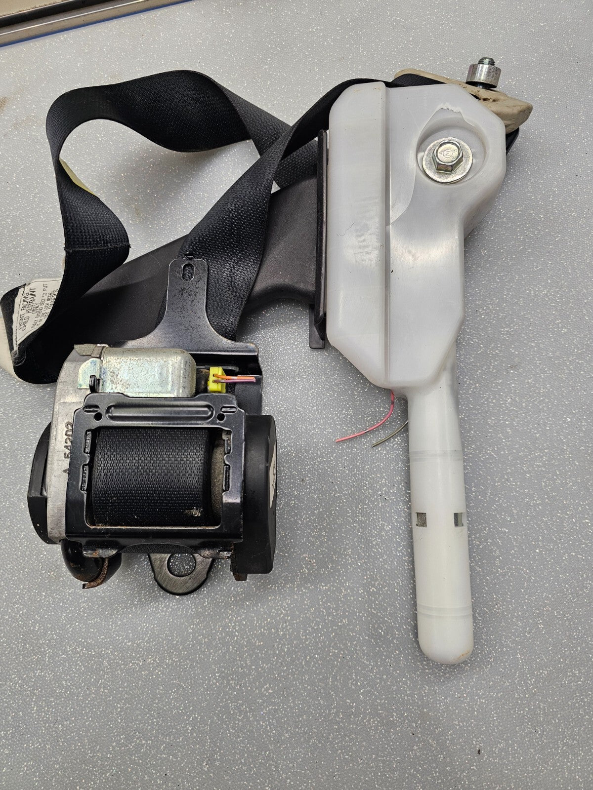 08-15 Nissan Rogue Front Right Passenger Seat Belt Motorized Retractor Assembly
