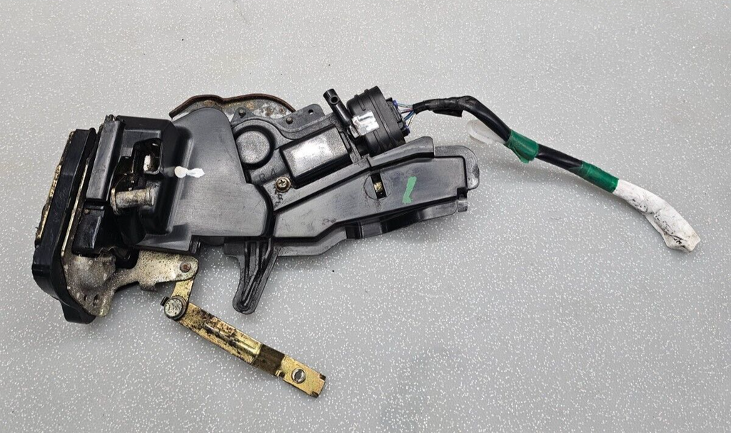🔥97-01 Toyota Camry Rear Driver Power Door Lock Actuator Latch Assembly