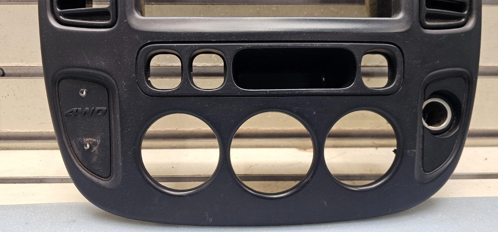 🔥01-07 FORD ESCAPE CENTER DASH RADIO A/C CLIMATE TRIM BEZEL BLACK OEM