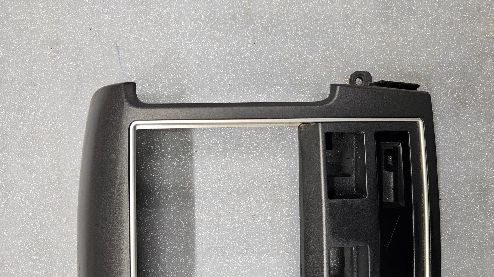 🔥07-09 Sorento Dash Radio Display Stereo Bezel Interior Trim Panel Cover Black