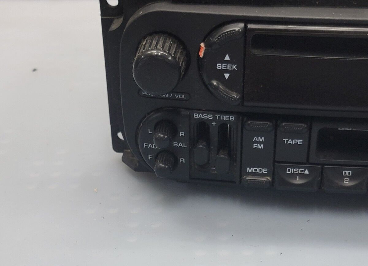 02-07 Dodge Caravan Jeep Chrysler Raz Radio CD Player & Cassette Tape AM FM