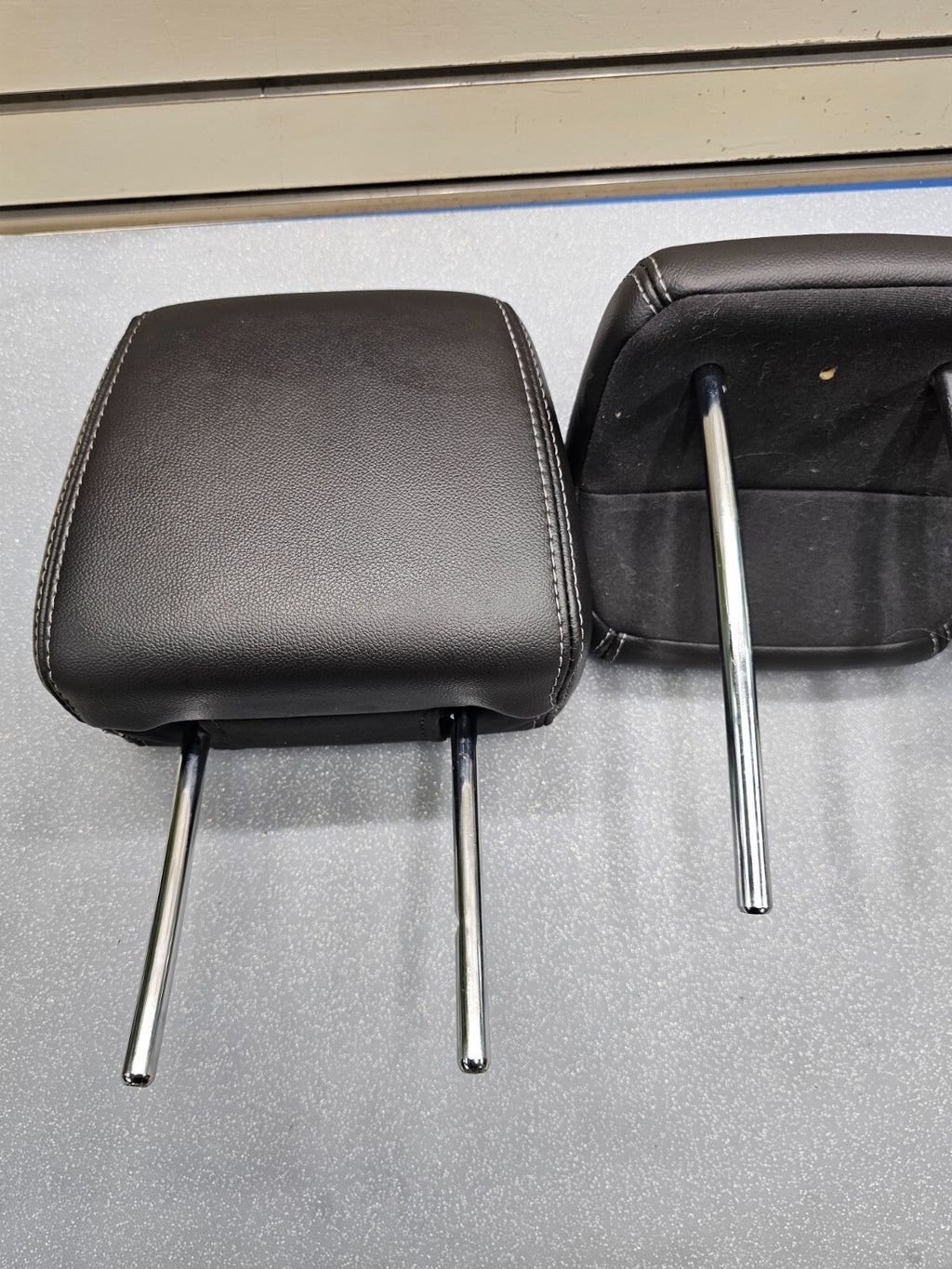 🔥2012 - 2014 Ford Focus Set of 3 Rear Headrests Black Leather OEM