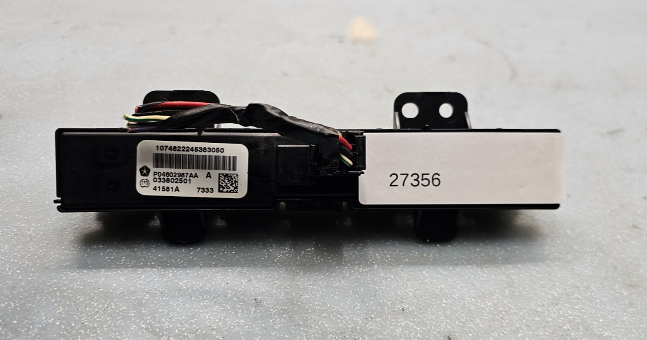 🔥08-09 Jeep Liberty Hazard Traction Control 4 Gang Switch Switch Panel Black