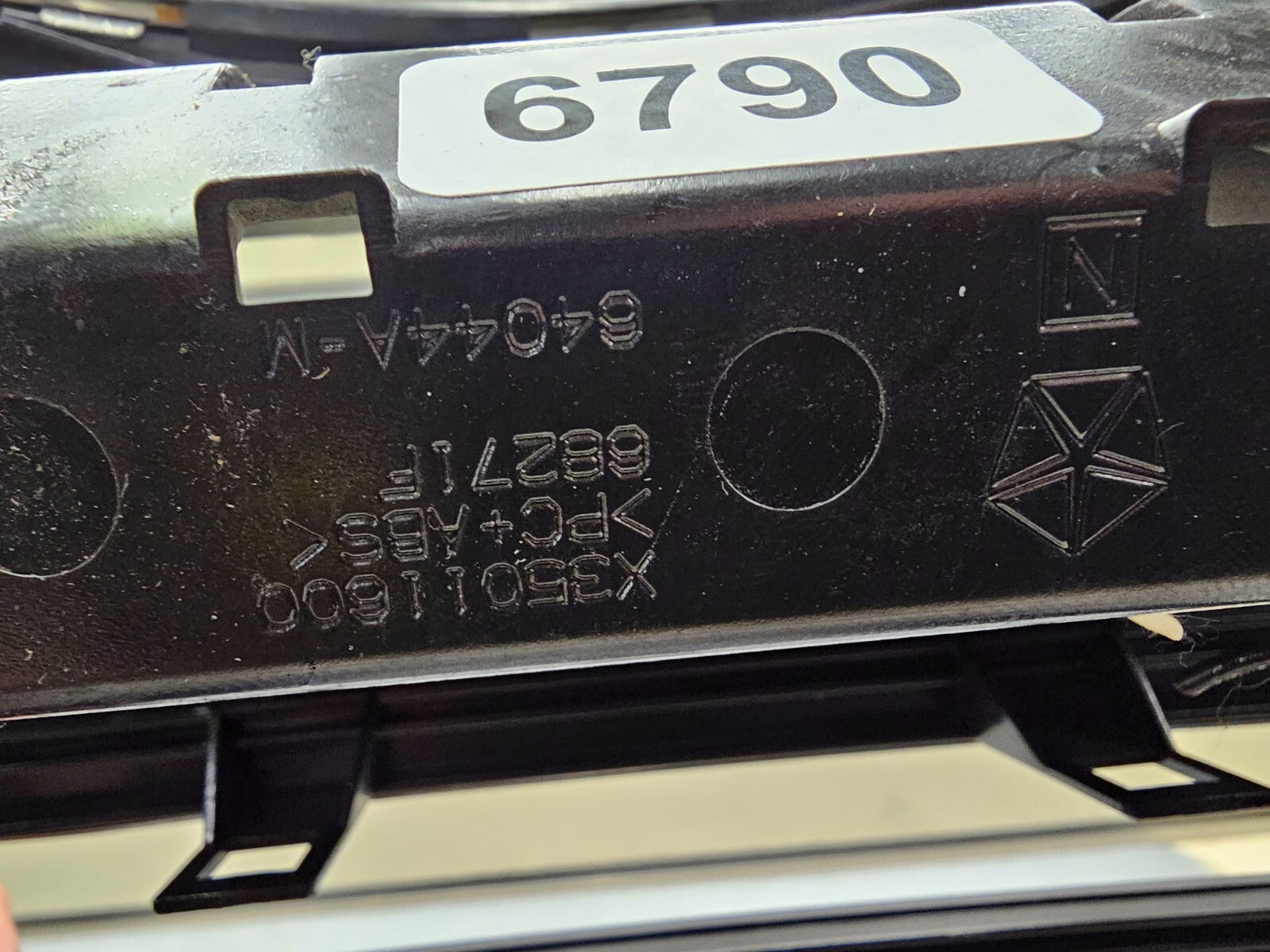 🔥08-10 Grand Cherokee Center Dash Radio Bezel Trim Panel Climate Control silver